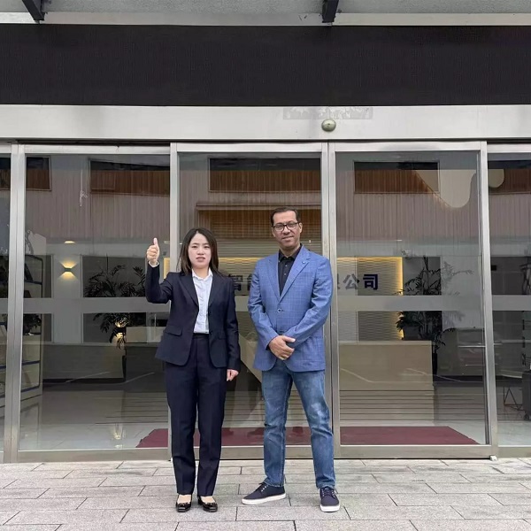 酷网欢迎国际代表团前来深入考察产品并开展战略合作